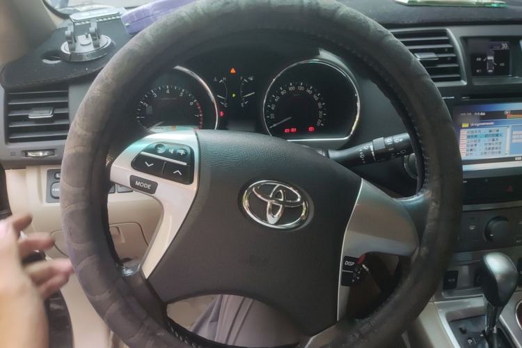 Used Toyota Highlander 2012 2.7L Two-Wheel Drive 5-Seater Sport Edition Steering Wheel