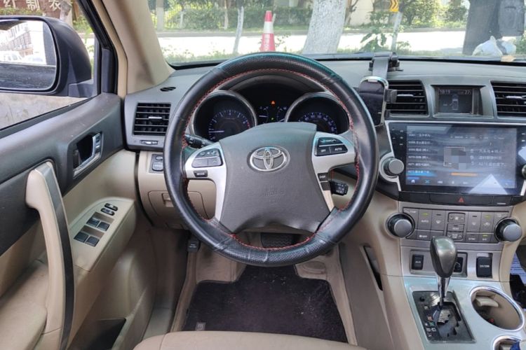 Used Toyota Highlander 2012 2.7L Two-Wheel Drive 7-Seater Luxury Edition Steering Wheel