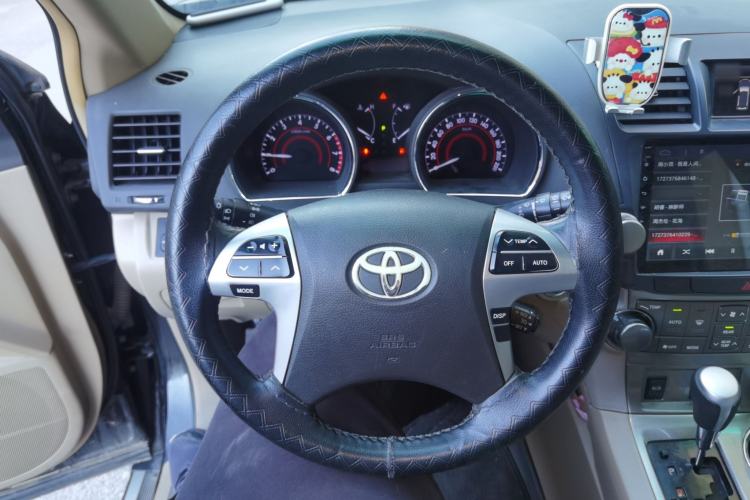 Used Toyota Highlander 2012 2.7L Two-Wheel Drive 7-Seater Luxury Edition Steering Wheel