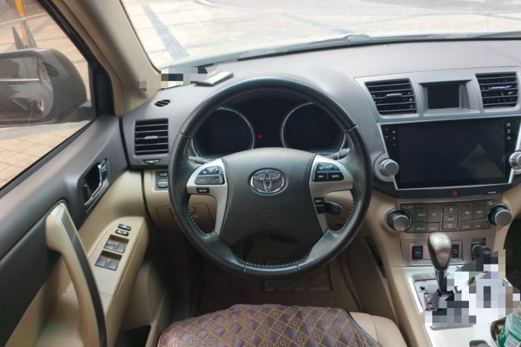 Used Toyota Highlander 2012 2.7L Two-Wheel Drive 7-Seater Luxury Edition Steering Wheel