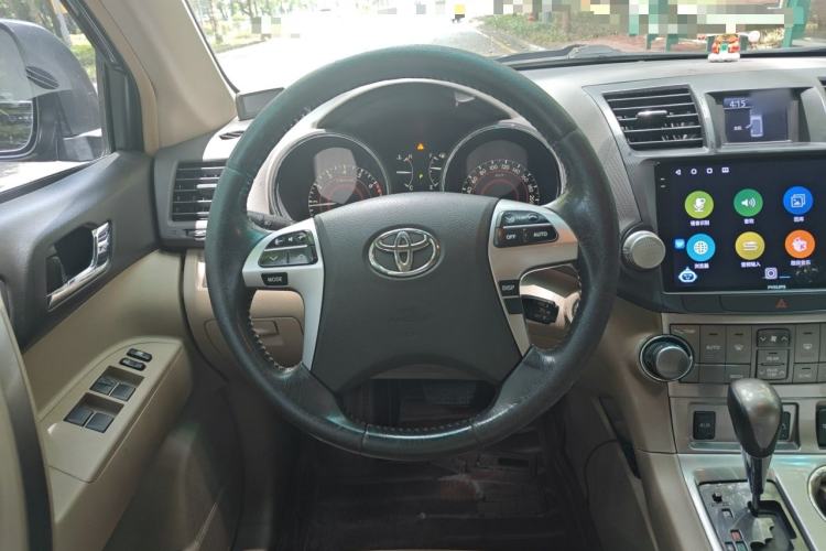 Used Toyota Highlander 2012 2.7L Two-Wheel Drive 7-Seater Luxury Edition Steering Wheel