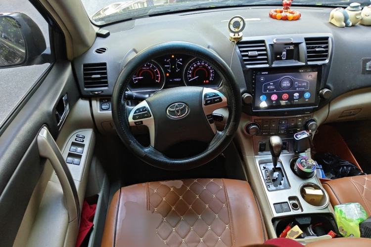 Used Toyota Highlander 2012 2.7L Two-Wheel Drive 7-Seater Luxury Edition Steering Wheel