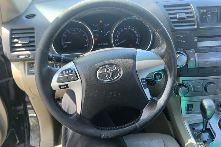 Used Toyota Highlander 2012 2.7L Two-Wheel Drive 5-Seater Sport Edition Steering Wheel