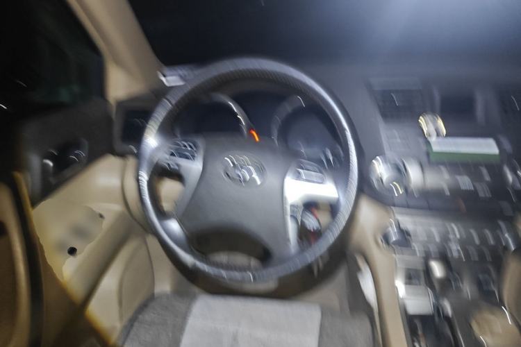 Used Toyota Highlander 2012 2.7L Two-Wheel Drive 7-Seater Luxury Edition Steering Wheel