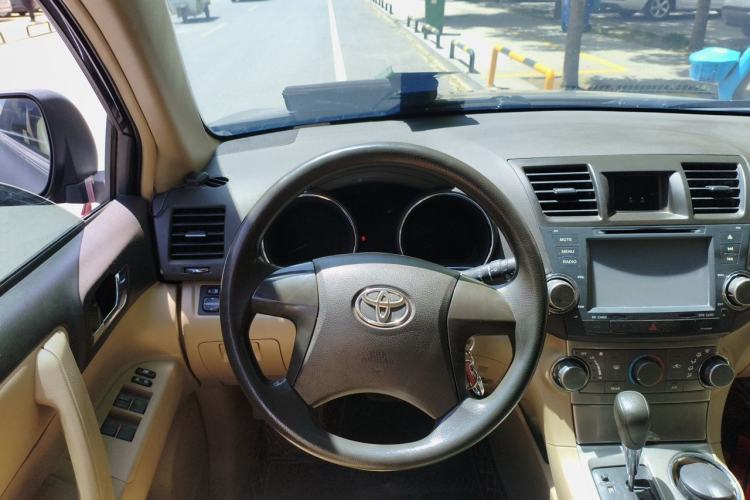 Used Toyota Highlander 2012 3.5L 4x4 7-Seater Elite Edition Steering Wheel