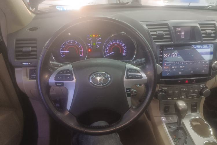 Used Toyota Highlander 2012 2.7L Two-Wheel Drive 7-Seater Luxury Edition Steering Wheel
