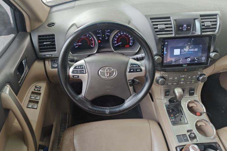 Used Toyota Highlander 2012 2.7L Two-Wheel Drive 7-Seater Luxury Edition Steering Wheel