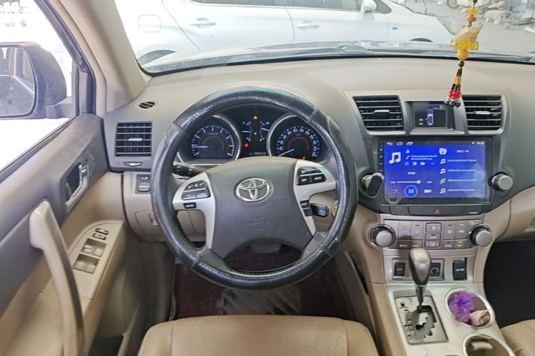 Used Toyota Highlander 2012 2.7L Two-Wheel Drive 7-Seater Luxury Edition Steering Wheel