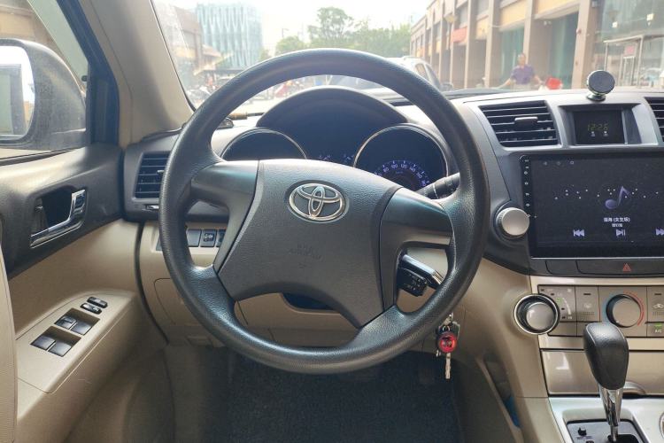 Used Toyota Highlander 2012 2.7L Two-Wheel Drive 7-Seater Elite Edition Steering Wheel