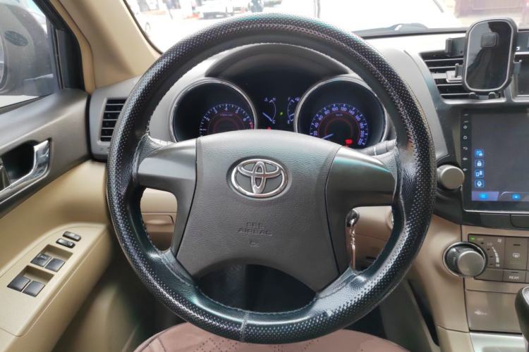 Used Toyota Highlander 2012 3.5L 4x4 7-Seater Elite Edition Steering Wheel