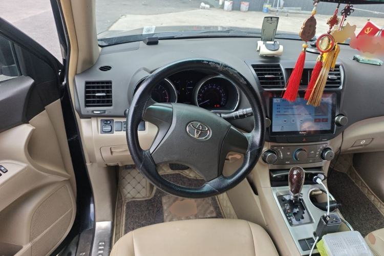 Used Toyota Highlander 2012 2.7L Two-Wheel Drive 7-Seater Elite Edition Steering Wheel