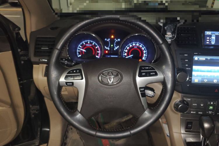 Used Toyota Highlander 2012 2.7L Two-Wheel Drive 7-Seater Luxury Edition Steering Wheel