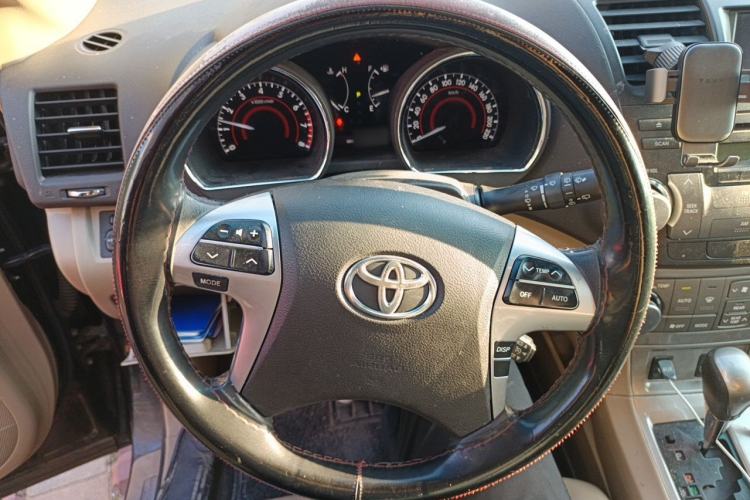 Used Toyota Highlander 2012 3.5L 4x4 7-Seater Luxury Edition Steering Wheel