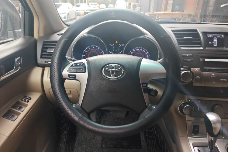 Used Toyota Highlander 2012 2.7L Two-Wheel Drive 5-Seater Sport Edition Steering Wheel