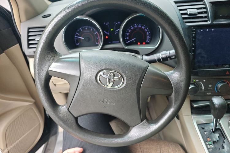 Used Toyota Highlander 2012 2.7L Two-Wheel Drive 7-Seater Elite Edition Steering Wheel