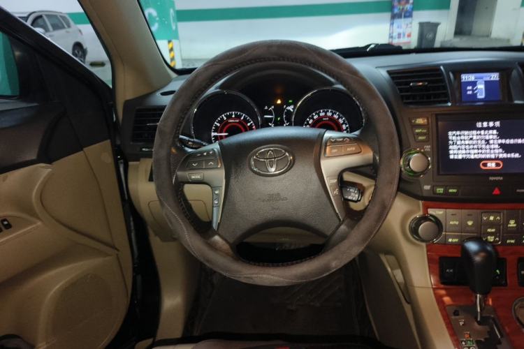 Used Toyota Highlander 2012 3.5L 4x4 7-Seater Ultimate Edition Steering Wheel