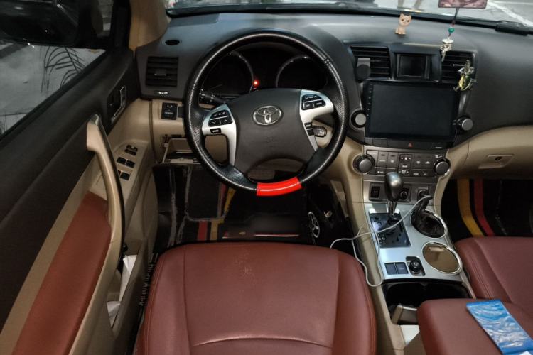 Used Toyota Highlander 2012 2.7L Two-Wheel Drive 7-Seater Luxury Edition Steering Wheel