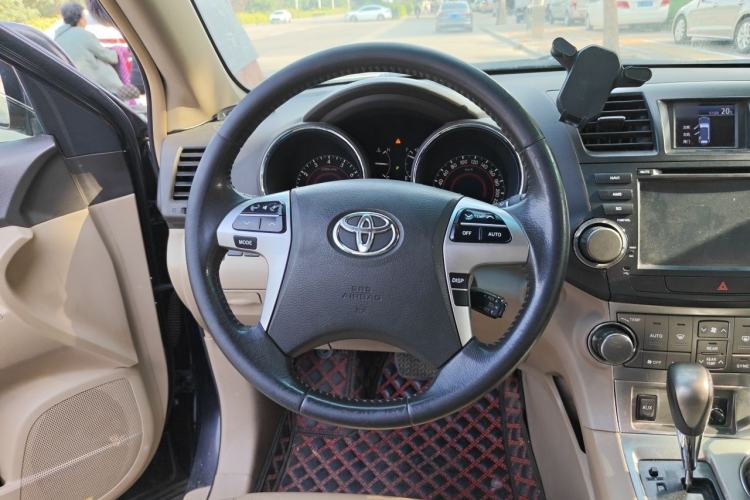 Used Toyota Highlander 2012 3.5L 4x4 7-Seater Luxury Edition Steering Wheel