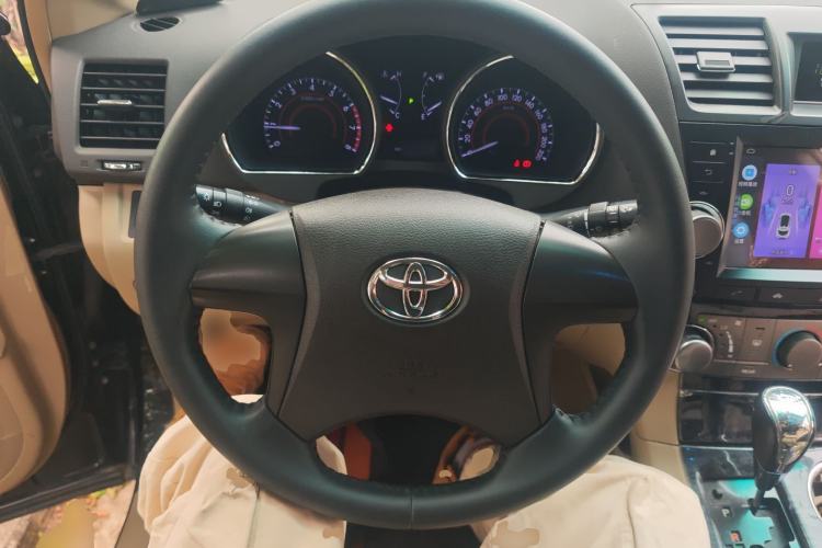 Used Toyota Highlander 2012 2.7L Two-Wheel Drive 7-Seater Elite Edition Steering Wheel
