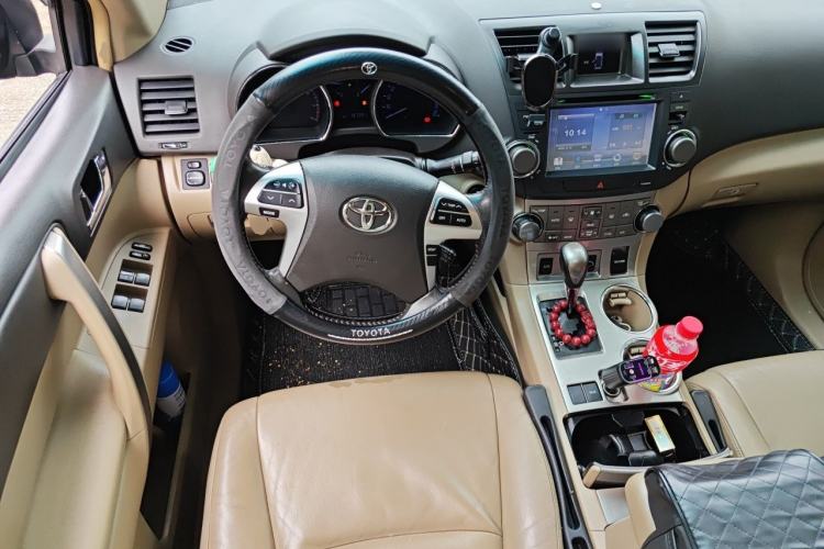 Used Toyota Highlander 2012 2.7L Two-Wheel Drive 7-Seater Luxury Edition Steering Wheel