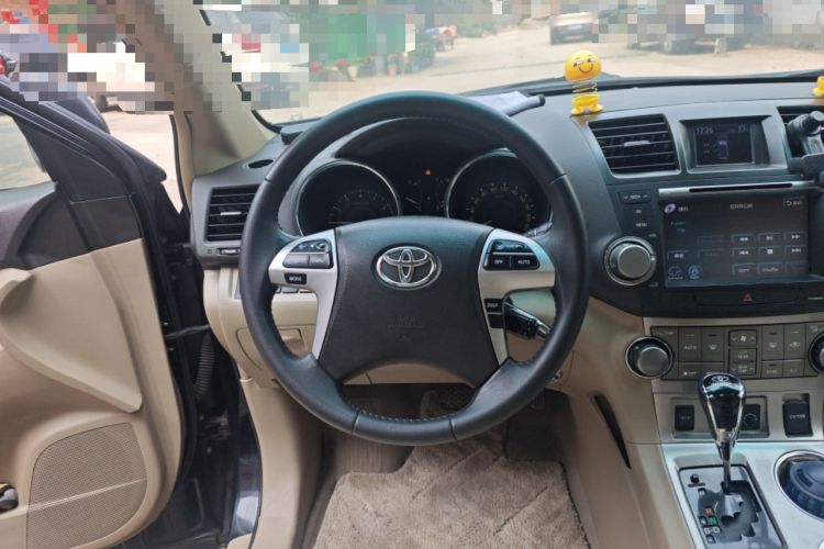 Used Toyota Highlander 2012 2.7L Two-Wheel Drive 7-Seater Luxury Edition Steering Wheel