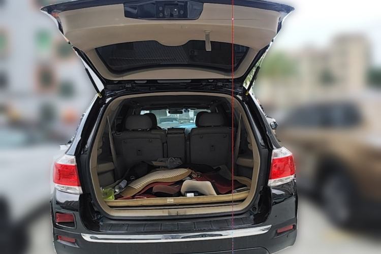 Used Toyota Highlander 2012 2.7L Two-Wheel Drive 7-Seater Luxury Edition Trunk