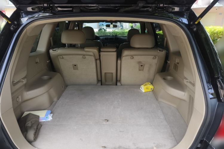 Used Toyota Highlander 2012 2.7L Two-Wheel Drive 5-Seater Sport Edition Trunk