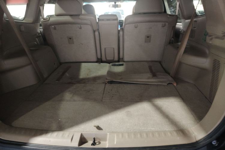 Used Toyota Highlander 2012 2.7L Two-Wheel Drive 7-Seater Luxury Edition Trunk
