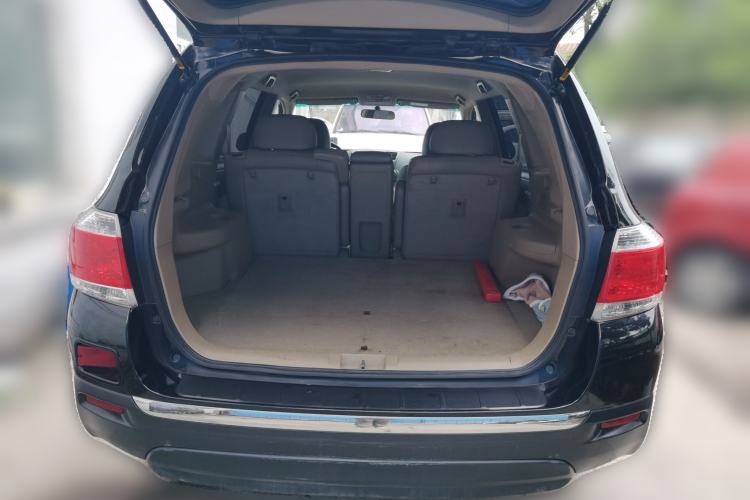 Used Toyota Highlander 2012 2.7L Two-Wheel Drive 5-Seater Sport Edition Trunk