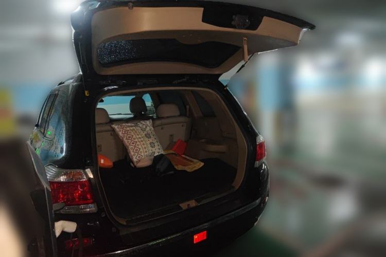 Used Toyota Highlander 2012 2.7L Two-Wheel Drive 5-Seater Sport Edition Trunk