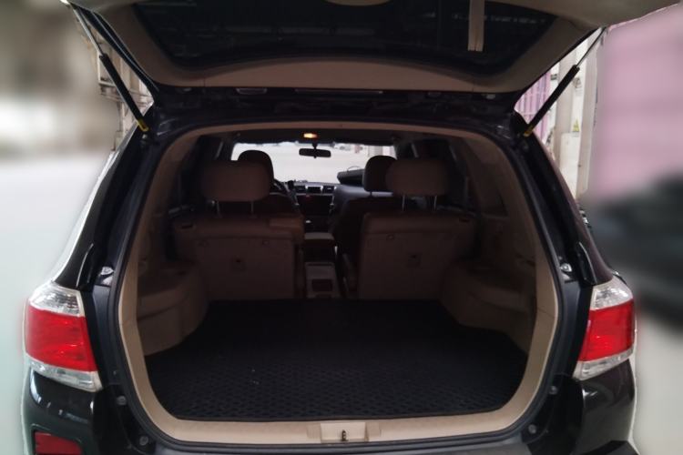 Used Toyota Highlander 2012 2.7L Two-Wheel Drive 5-Seater Sport Edition Trunk
