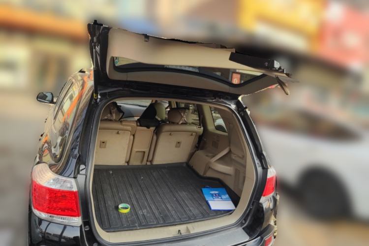 Used Toyota Highlander 2012 2.7L Two-Wheel Drive 7-Seater Luxury Edition Trunk