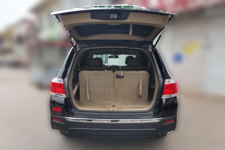 Used Toyota Highlander 2012 2.7L Two-Wheel Drive 7-Seater Luxury Edition Trunk
