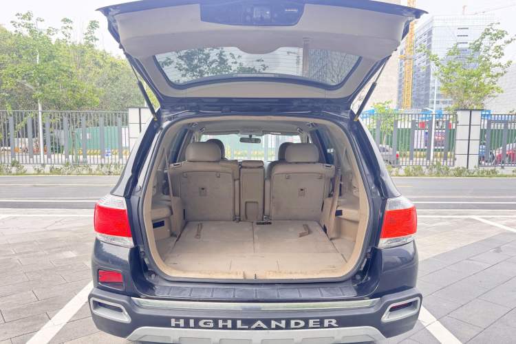 Used Toyota Highlander 2012 2.7L Two-Wheel Drive 7-Seater Elite Edition Trunk