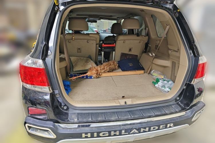 Used Toyota Highlander 2012 2.7L Two-Wheel Drive 7-Seater Luxury Navigation Edition Trunk