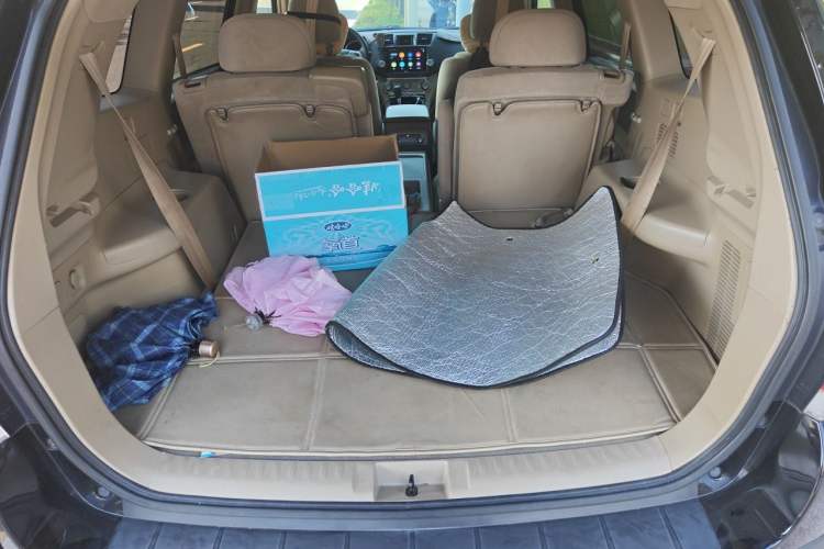 Used Toyota Highlander 2012 2.7L Two-Wheel Drive 7-Seater Elite Edition Trunk