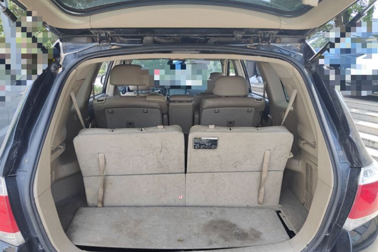Used Toyota Highlander 2012 2.7L Two-Wheel Drive 7-Seater Luxury Edition Trunk
