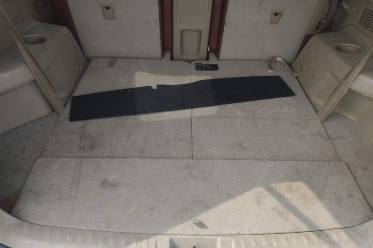 Used Toyota Highlander 2012 2.7L Two-Wheel Drive 7-Seater Luxury Edition Trunk