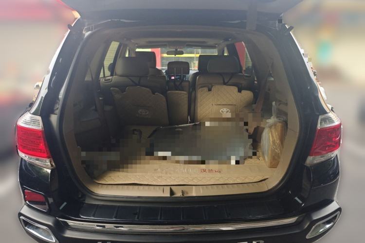 Used Toyota Highlander 2012 2.7L Two-Wheel Drive 7-Seater Luxury Edition Trunk