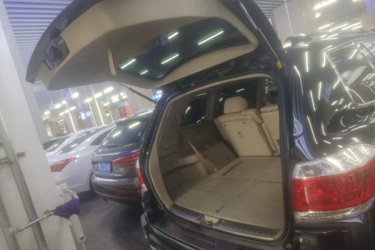 Used Toyota Highlander 2012 2.7L Two-Wheel Drive 7-Seater Luxury Edition Trunk