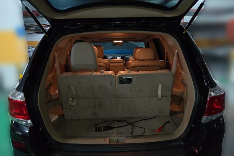 Used Toyota Highlander 2012 2.7L Two-Wheel Drive 7-Seater Luxury Edition Trunk