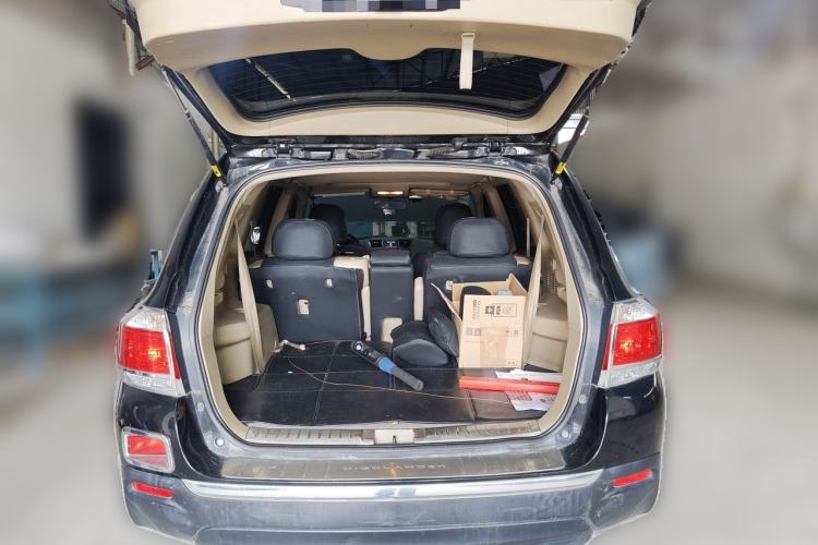 Used Toyota Highlander 2012 2.7L Two-Wheel Drive 7-Seater Luxury Edition Trunk