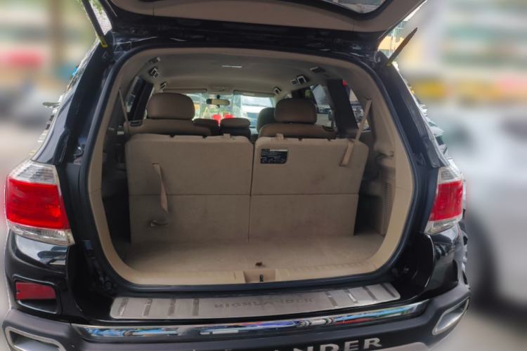 Used Toyota Highlander 2012 2.7L Two-Wheel Drive 7-Seater Elite Edition Trunk