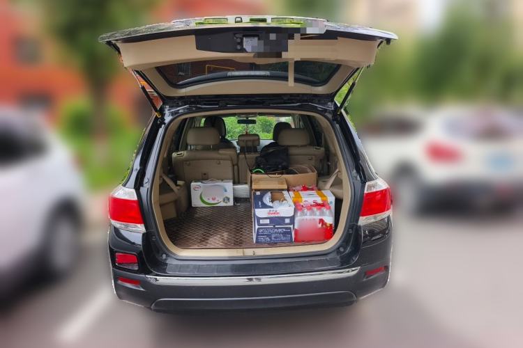 Used Toyota Highlander 2012 2.7L Two-Wheel Drive 7-Seater Luxury Navigation Edition Trunk