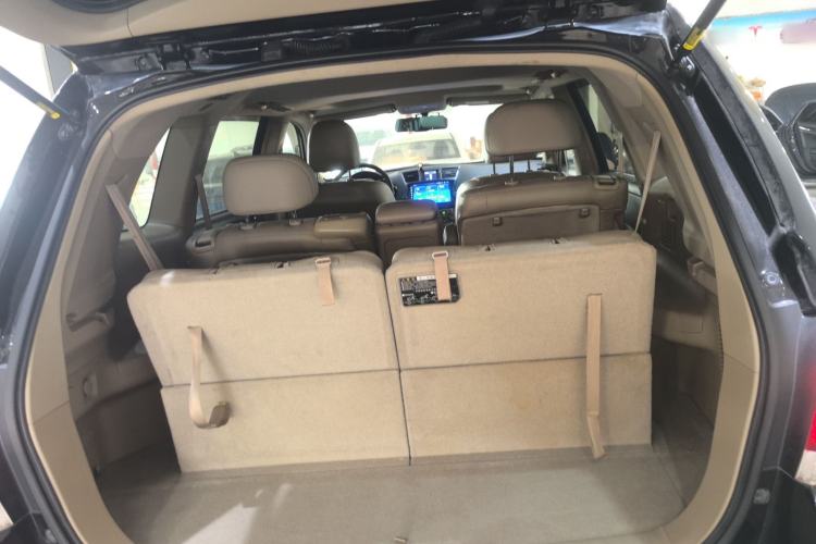 Used Toyota Highlander 2012 2.7L Two-Wheel Drive 7-Seater Luxury Edition Trunk