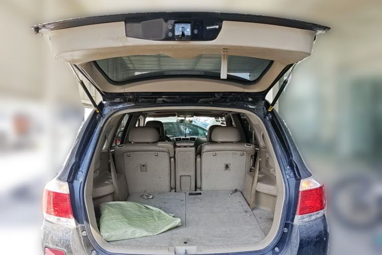 Used Toyota Highlander 2012 2.7L Two-Wheel Drive 7-Seater Luxury Edition Trunk