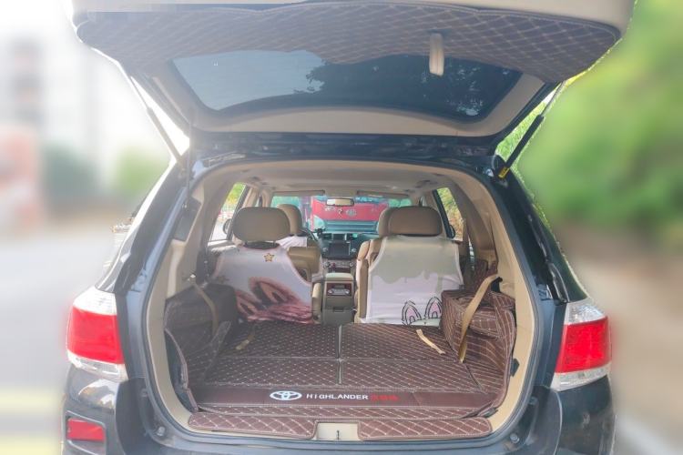 Used Toyota Highlander 2012 3.5L 4x4 7-Seater Ultimate Edition Trunk