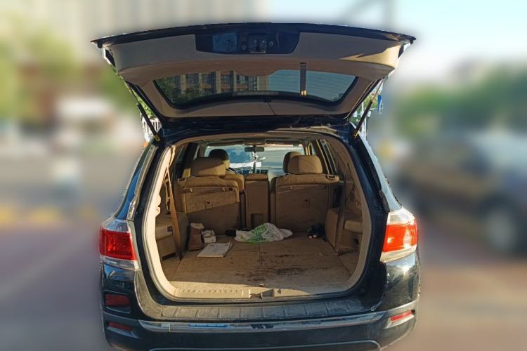 Used Toyota Highlander 2012 3.5L 4x4 7-Seater Luxury Edition Trunk
