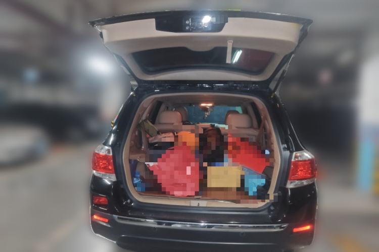 Used Toyota Highlander 2012 2.7L Two-Wheel Drive 7-Seater Luxury Edition Trunk