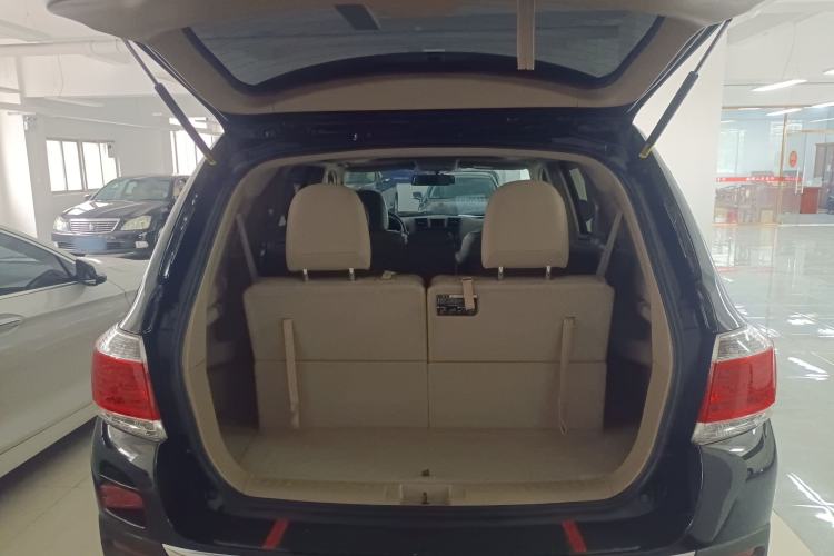 Used Toyota Highlander 2012 2.7L Two-Wheel Drive 7-Seater Luxury Edition Trunk